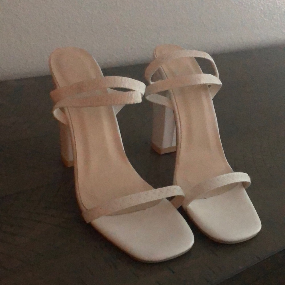 Women’s heel size 37